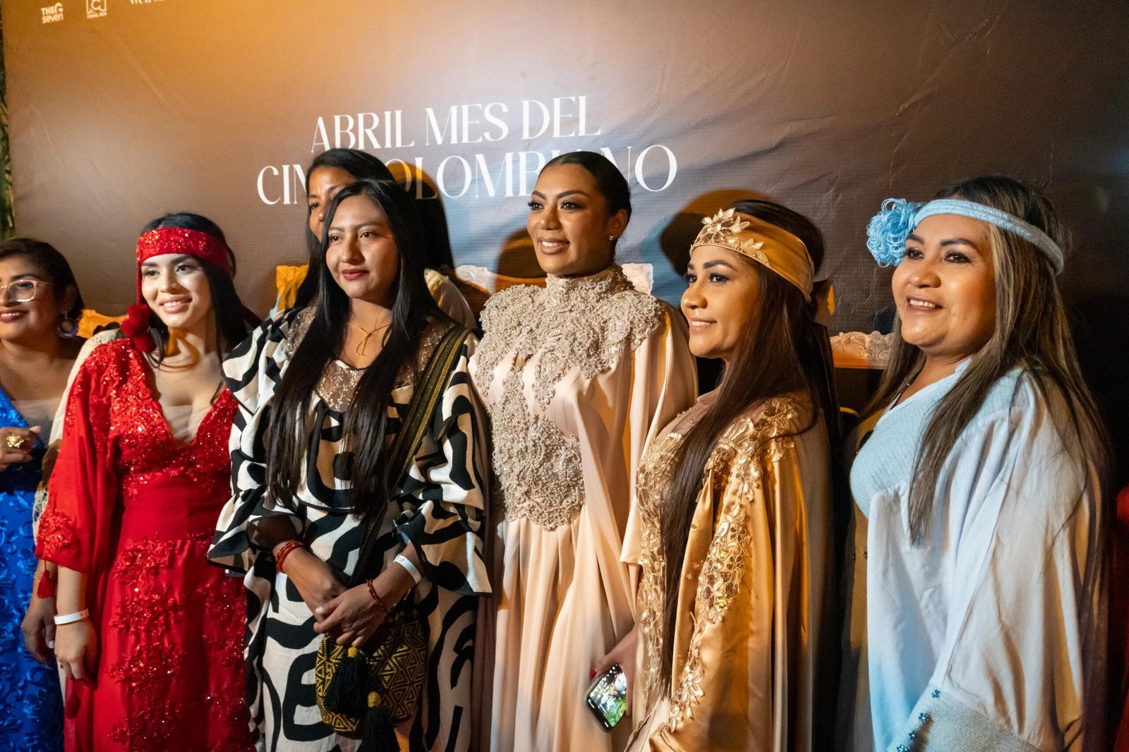 Senadora y artesanas Wayuu