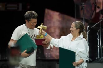 En el marco del Festival #FFHombre2025 rendimos homenaje a un grande Carlos Vives